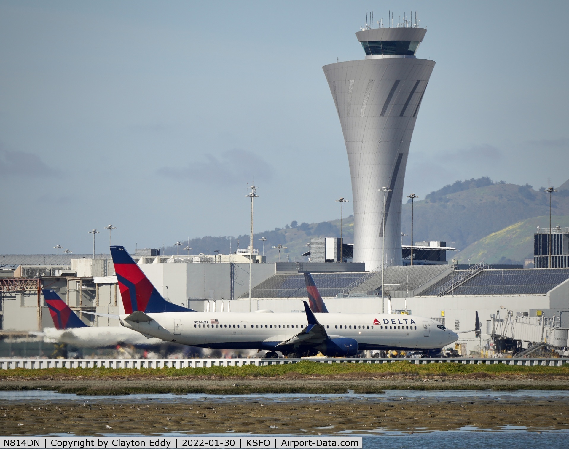 N814DN, 2014 Boeing 737-932/ER C/N 31924, SFO 2022.