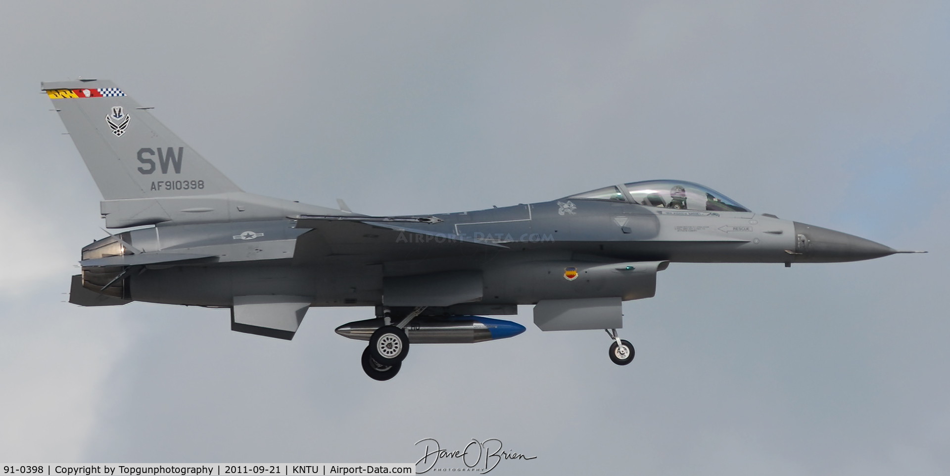 91-0398, 1993 General Dynamics F-16C Fighting Falcon C/N CC-86, F-16 Demo arriving to NAS Oceana