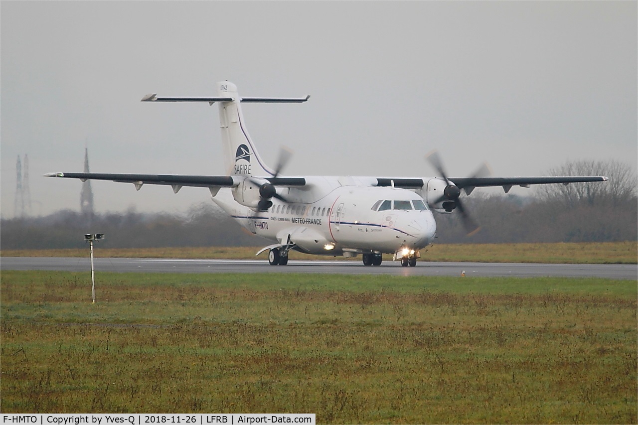 F-HMTO, 1988 ATR 42-320 C/N 078, ATR 42-320, Taxiing rwy 25L, Brest-Bretagne Airport (LFRB-BES)