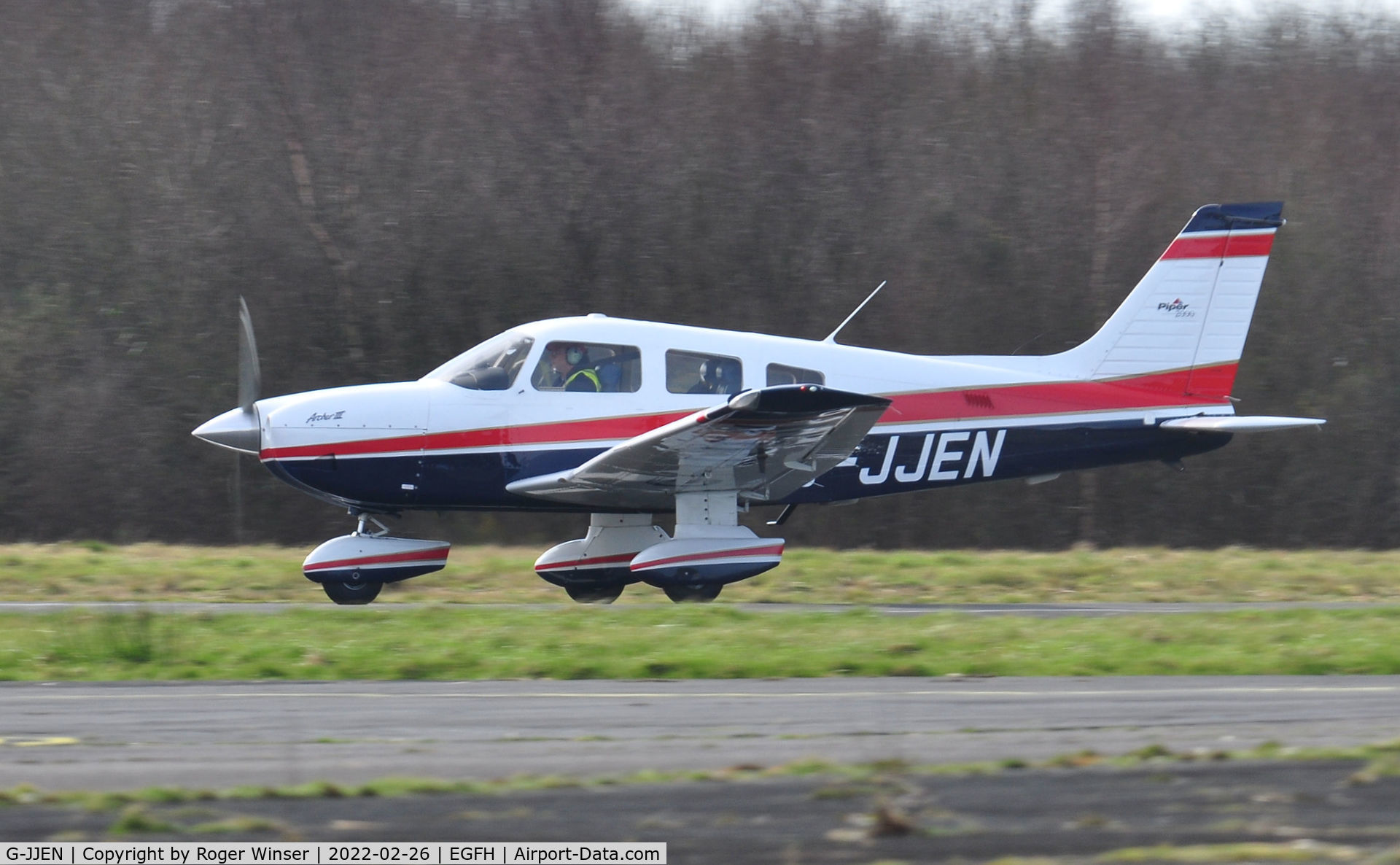 G-JJEN, 2000 Piper PA-28-181 Cherokee Archer III C/N 28-43370, Visiting Archer III.