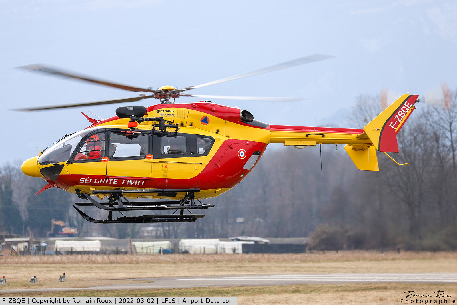 F-ZBQE, Eurocopter-Kawasaki EC-145 (BK-117C-2) C/N 9062, Landing