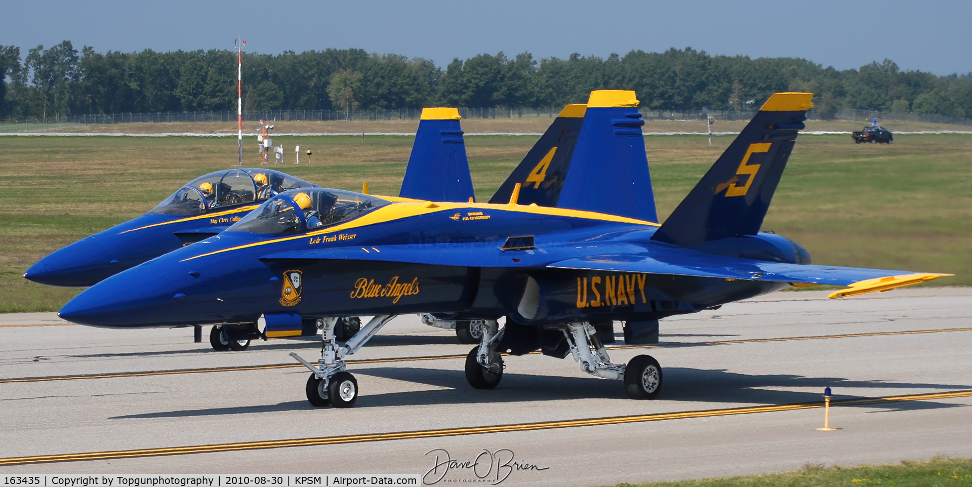 163435, 1987 McDonnell Douglas F/A-18C Hornet C/N 0634/C008, Blue Angels 4 & 5 taxing up to the active