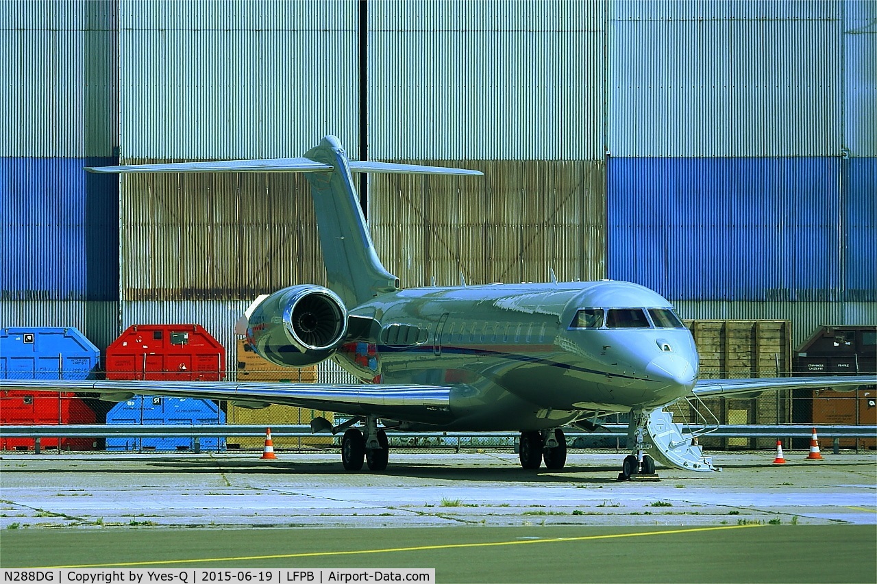 N288DG, 2013 Bombardier BD-700-1A10 Global 6000 C/N 9546, Bombardier BD-700-1A10 Global 6000, Parked, Paris Le Bourget (LFPB-LBG)