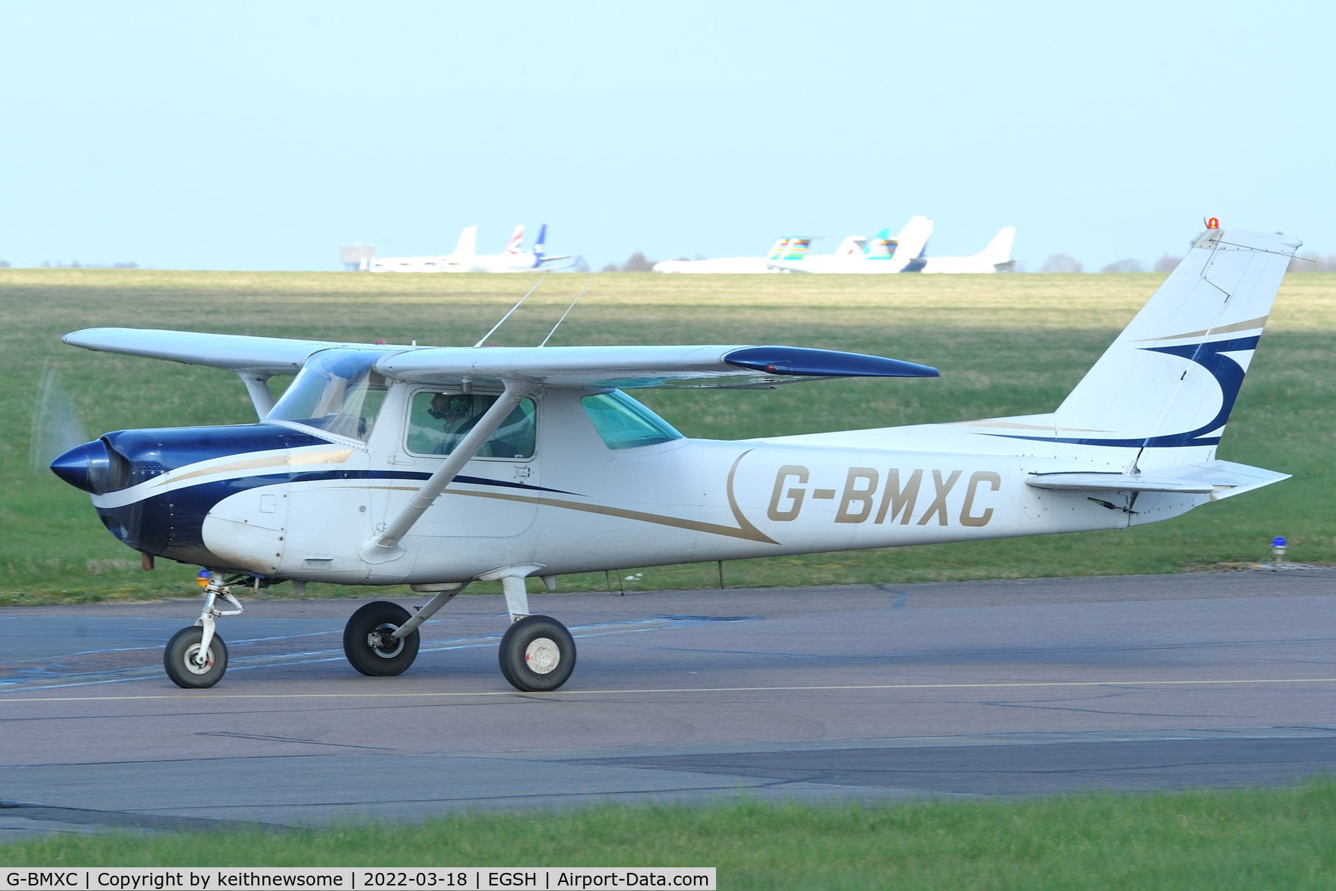 G-BMXC, 1977 Cessna 152 C/N 152-80416, Arriving at Norwich.
