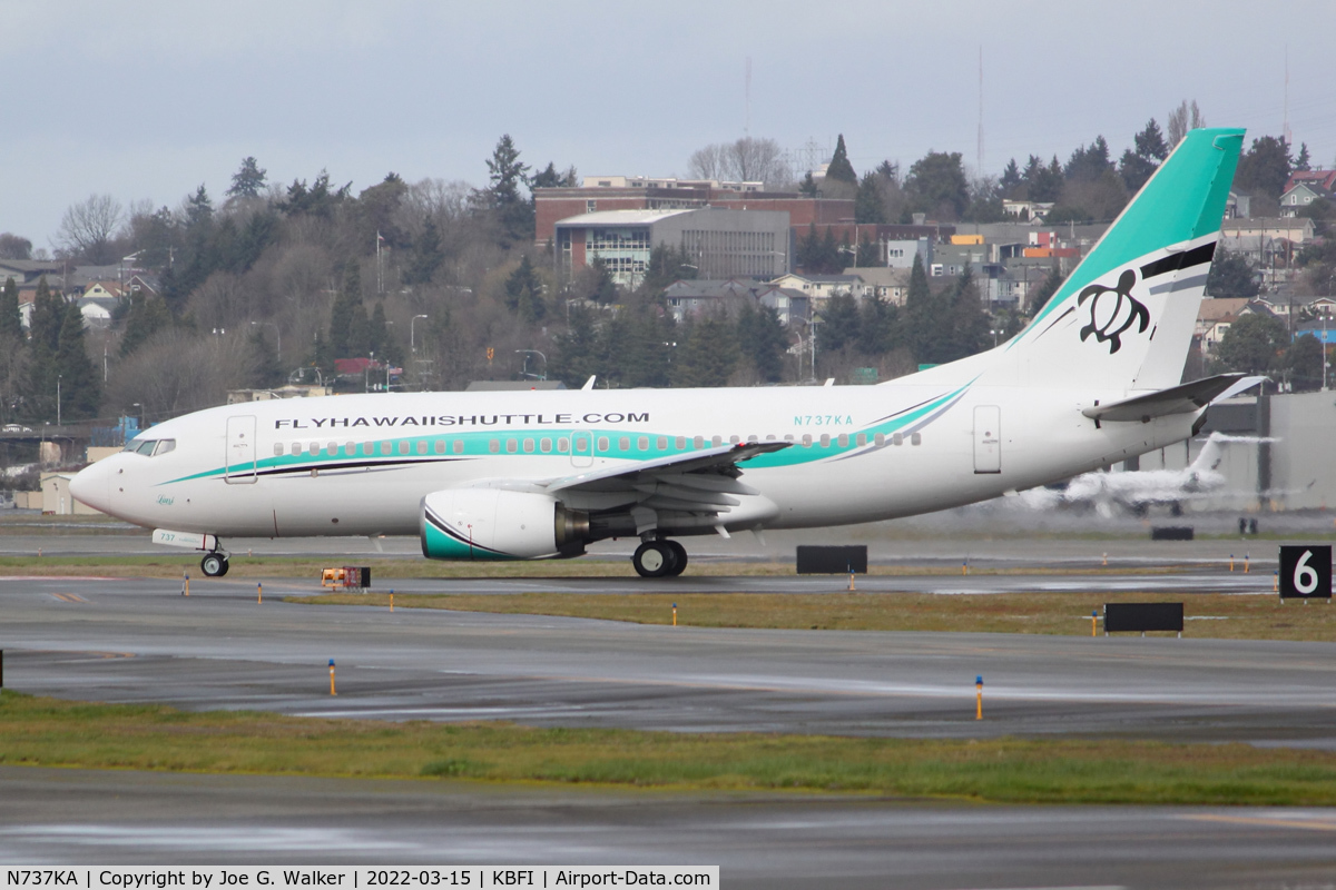 N737KA, 2001 Boeing 737-7BX C/N 30740, New livery for Kaiser Air promoting their revitalized Oakland/Hawaii service.