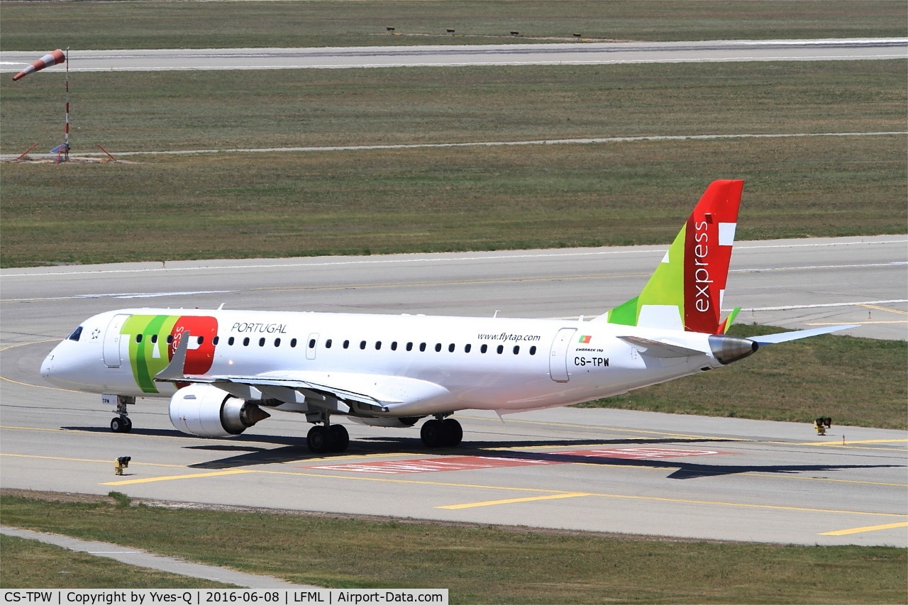 CS-TPW, 2012 Embraer 190LR (ERJ-190-100LR) C/N 19000550, Embraer ERJ-190LR, Lining up rwy 31R, Marseille-Provence Airport (LFML-MRS)
