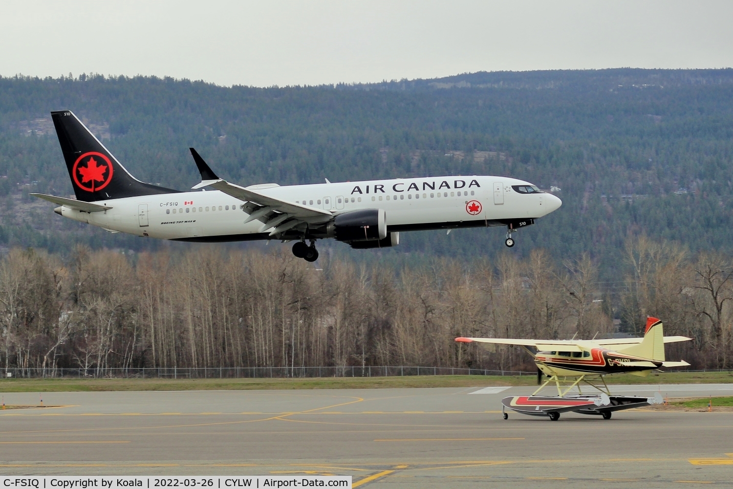 C-FSIQ, 2018 Boeing 737-8 MAX C/N 61216, Arrival from Toronto