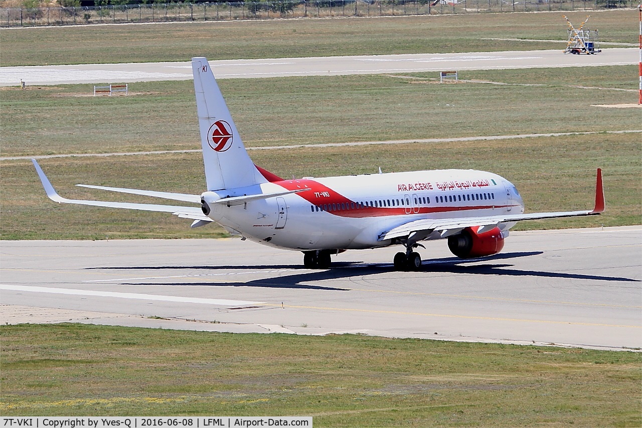 7T-VKI, 2011 Boeing 737-8D6 C/N 40863, Boeing 737-8D6, Lining up Rwy 31R, Marseille-Provence Airport (LFML-MRS)