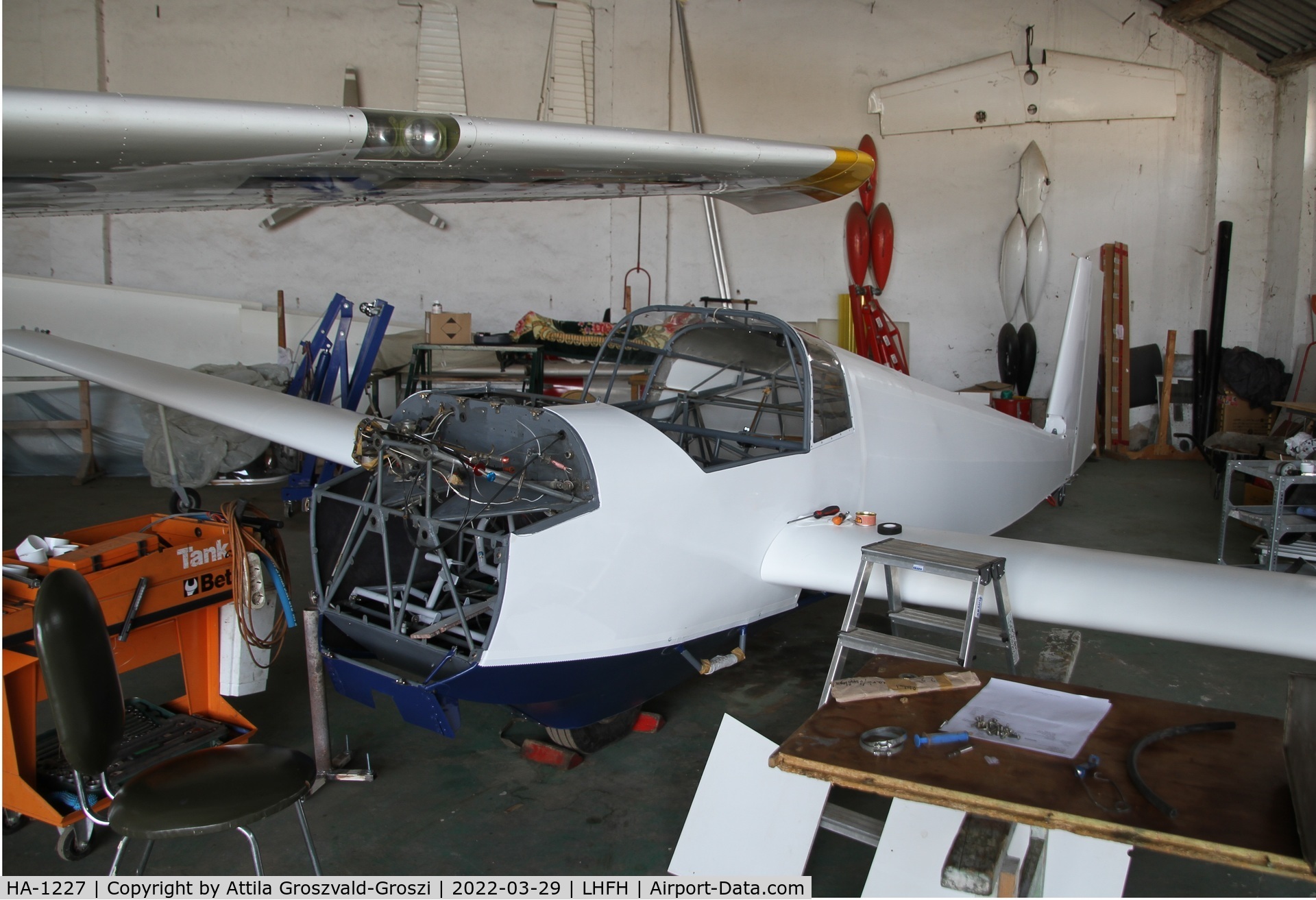 HA-1227, 1976 Scheibe SF-25E Super Falke C/N 4312, LHFH - Farkashegy Airport, Budakeszi, Hungary