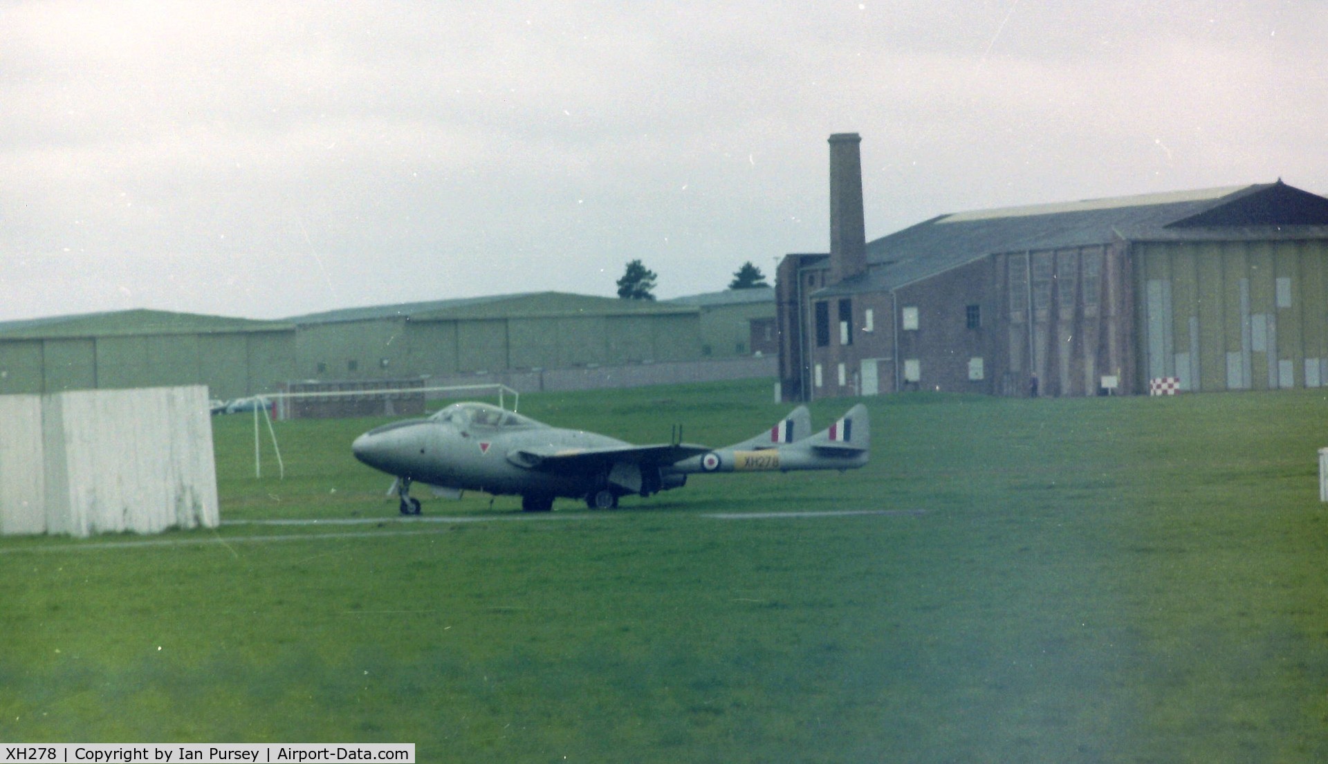 XH278, 1955 De Havilland DH-115 Vampire T.11 C/N 15607, Henlow c1981