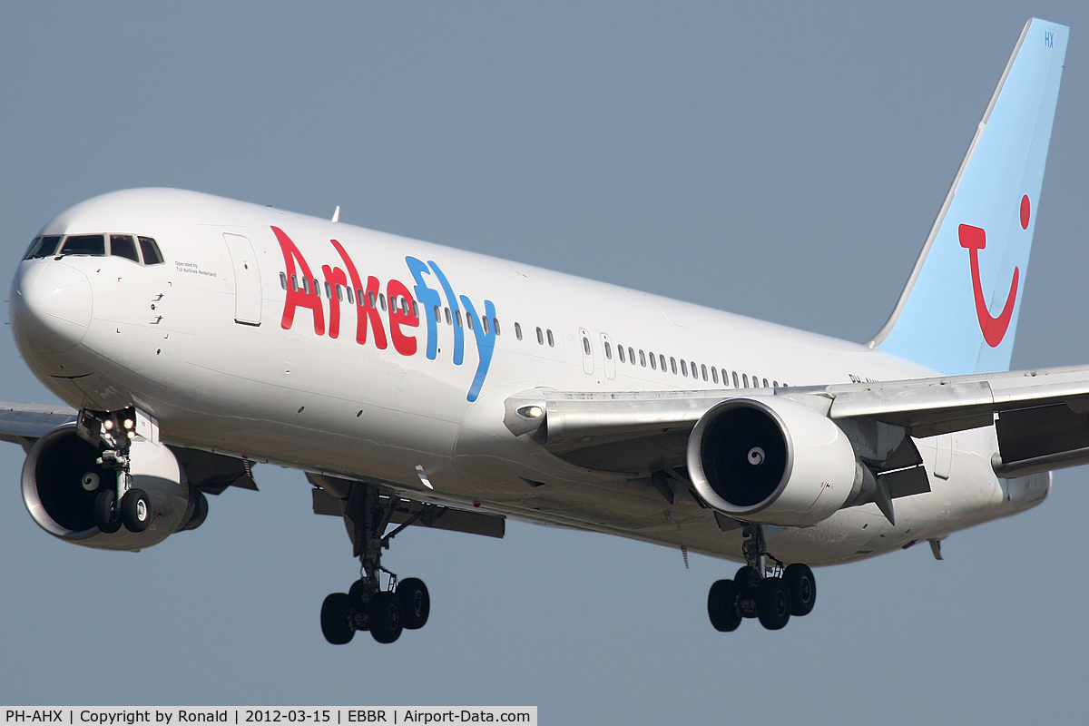 PH-AHX, 1990 Boeing 767-383 C/N 24847, at bru