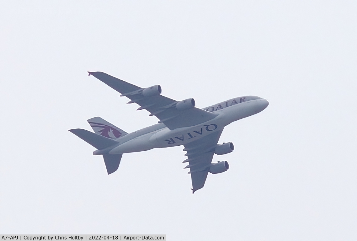 A7-APJ, 2017 Airbus A380-861 C/N 254, Qatar Airways A380 Airbus turning for Heathrow over Potters Bar, Herts
