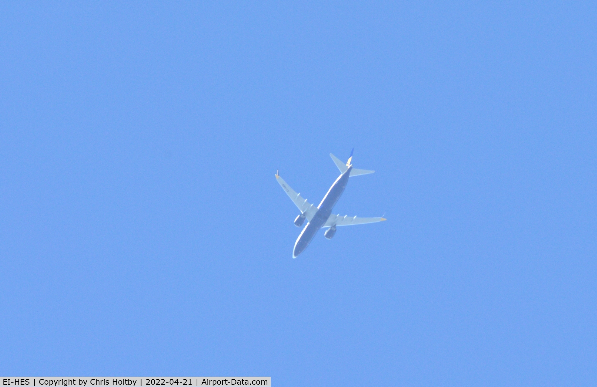 EI-HES, 2019 Boeing 737-8-200 MAX C/N 62306, Over Potters Bar, Herts on its way into Stansted Airport