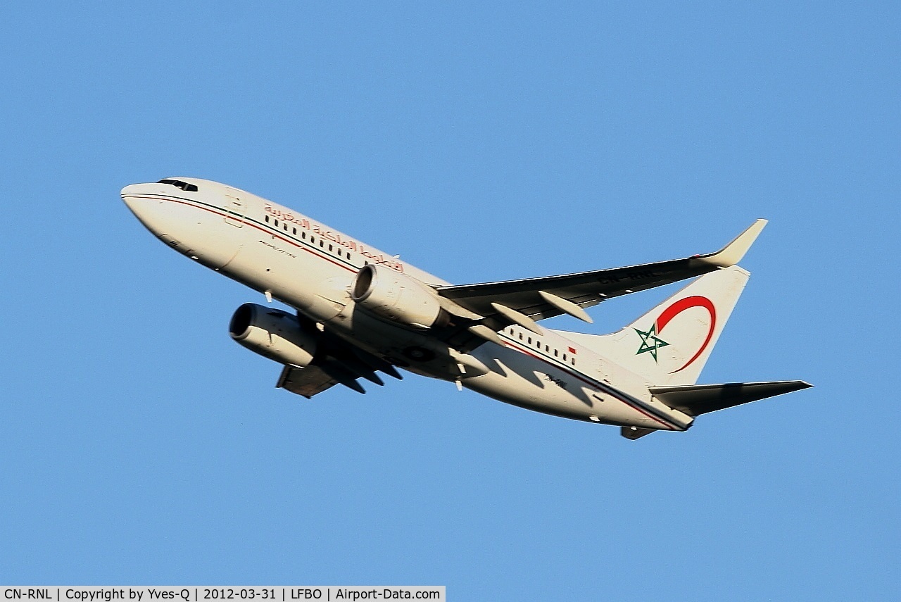 CN-RNL, 1999 Boeing 737-7B6 C/N 28982, Boeing 737-7B6, Climbing from rwy 32R, Toulouse Blagnac Airport (LFBO-TLS)