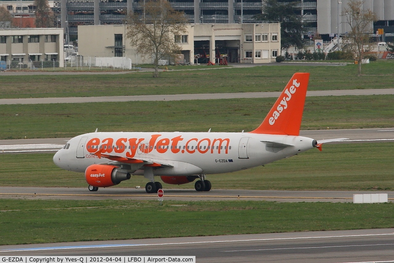 G-EZDA, 2008 Airbus A319-111 C/N 3413, Airbus A319-111, Taxiing, Toulouse-Blagnac Airport (LFBO-TLS)