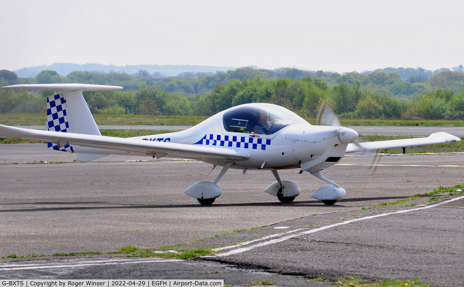 G-BXTS, 1997 Diamond DA-20A-1 Katana C/N 10308, Visiting Katana.