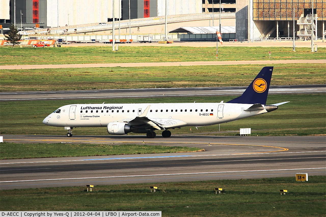 D-AECC, 2009 Embraer 190LR (ERJ-190-100LR) C/N 19000333, Embraer 190LR, Taxiing rwy 32L, Toulouse Blagnac Airport (LFBO-TLS)