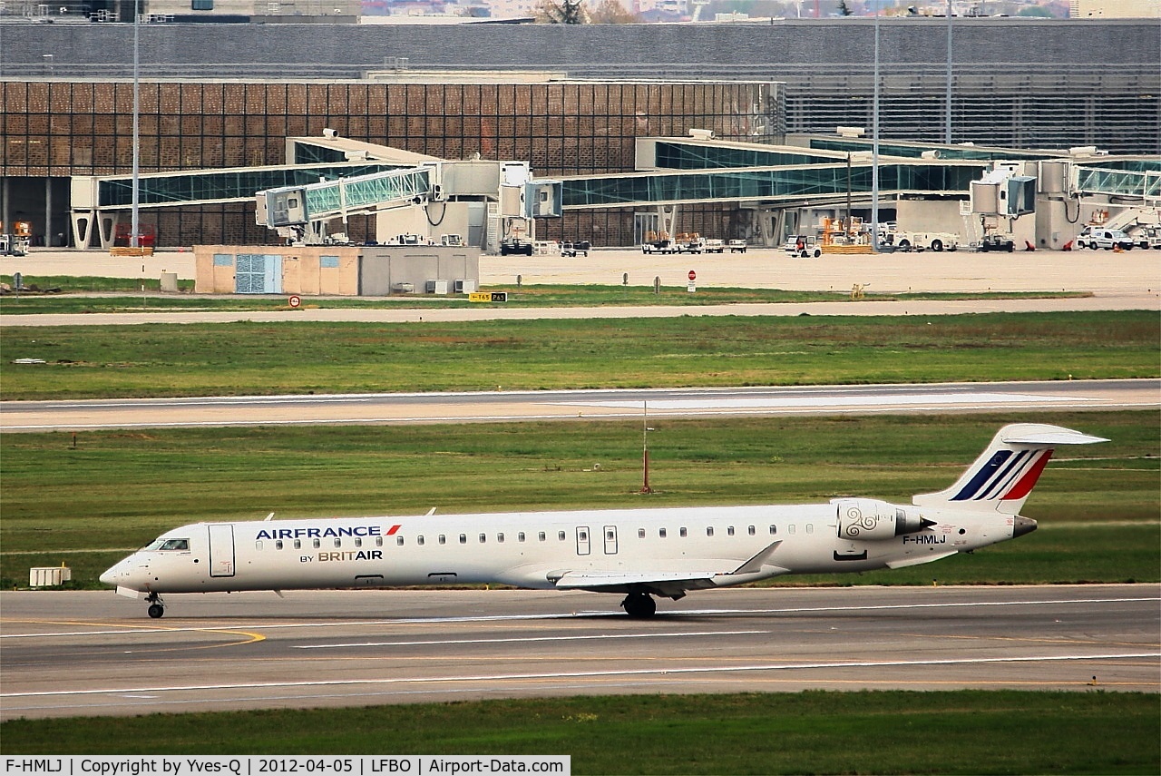 F-HMLJ, 2011 Bombardier CRJ-1000EL NG (CL-600-2E25) C/N 19015, Bombardier CRJ-1000EL, Taxiing, Toulouse Blagnac Airport (LFBO-TLS)