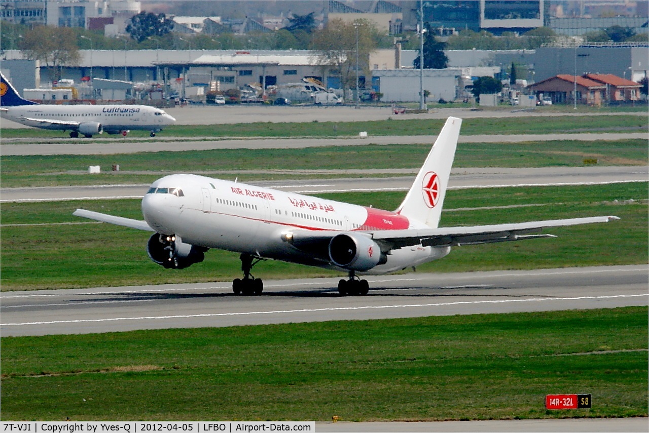 7T-VJI, 1990 Boeing 767-3D6 C/N 24768, Boeing 767-3D6, Take off rwy 32L, Toulouse Blagnac Airport (LFBO-TLS)