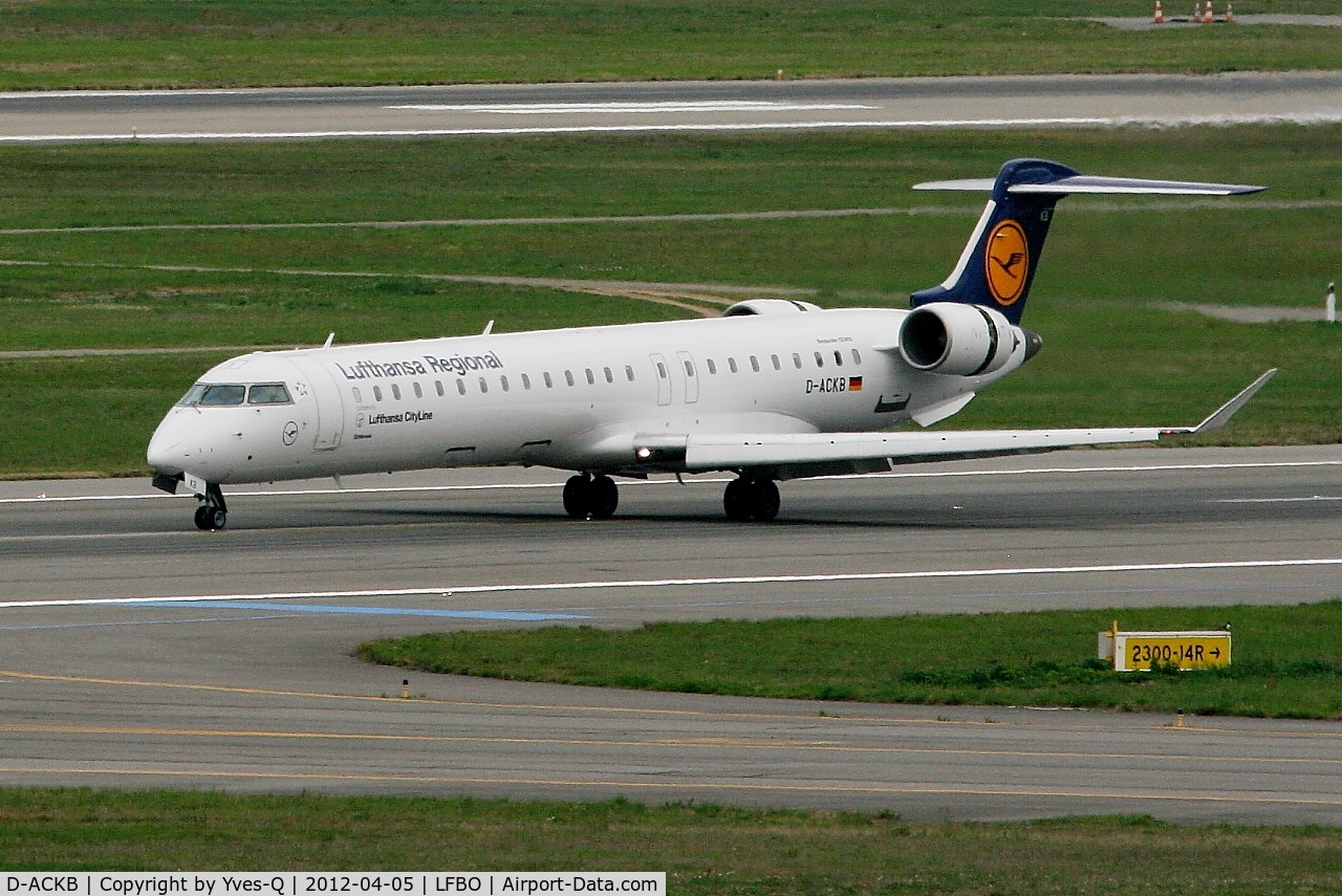 D-ACKB, 2006 Bombardier CRJ-900LR (CL-600-2D24) C/N 15073, Bombardier CRJ-900LR, Taxiing rwy 32L, Toulouse Blagnac Airport (LFBO-TLS)