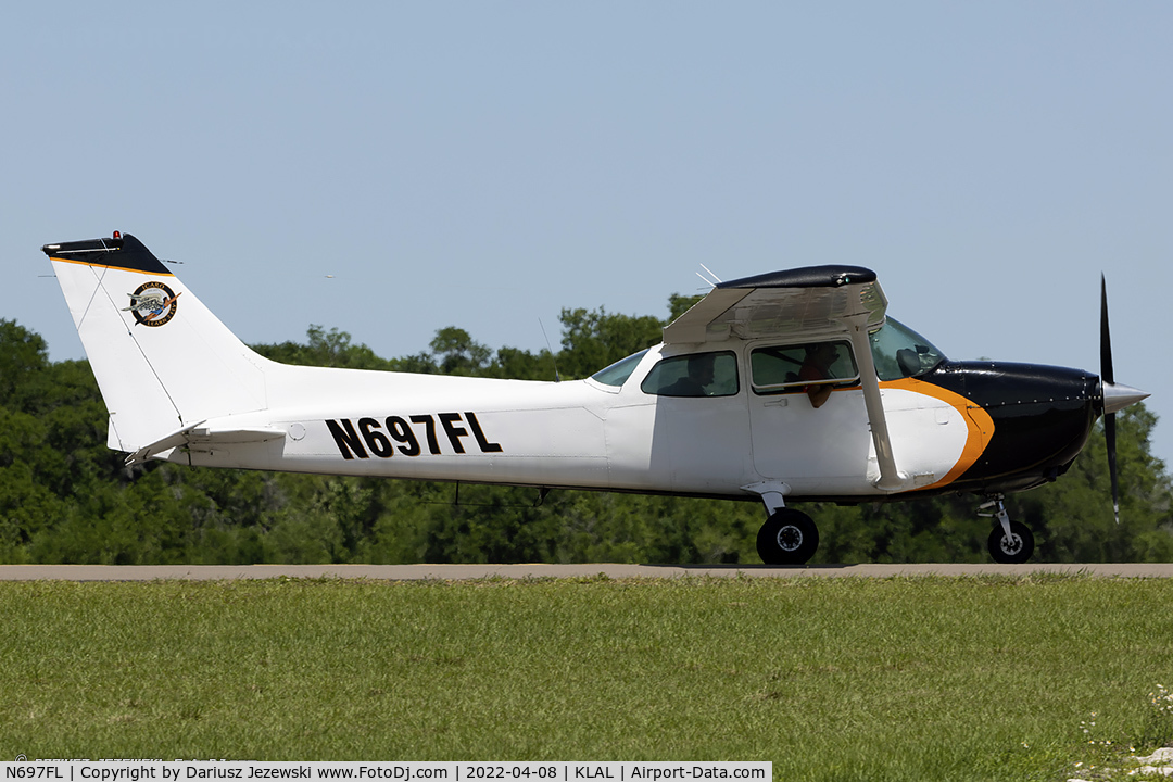 N697FL, 1984 Cessna 172P C/N 17276100, Cessna 172P Skyhawk  C/N 17276100, N697FL