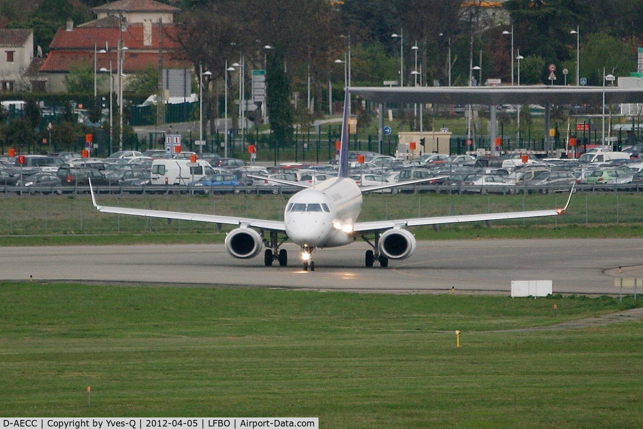 D-AECC, 2009 Embraer 190LR (ERJ-190-100LR) C/N 19000333, Embraer 190LR, Taxiing to holding point rwy 14L, Toulouse Blagnac Airport (LFBO-TLS)