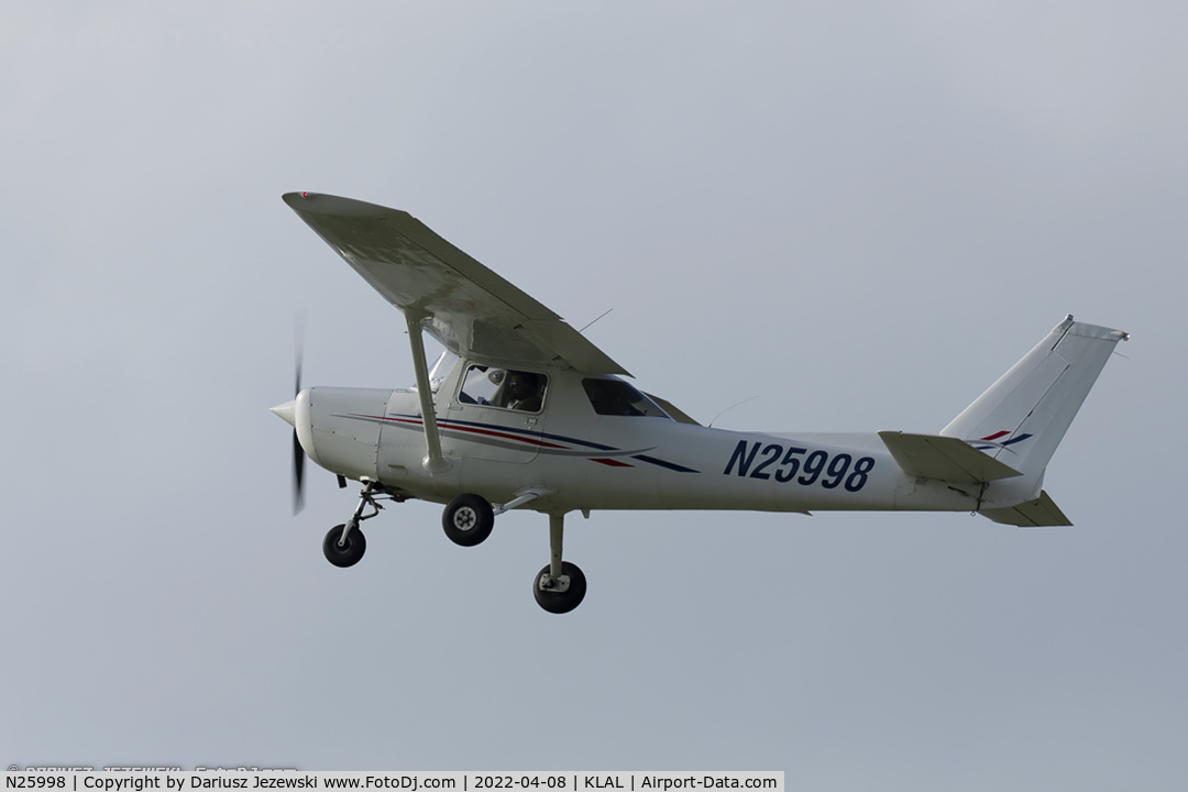 N25998, 1977 Cessna 152 C/N 15280905, Cessna 152  C/N 15280905, N25998