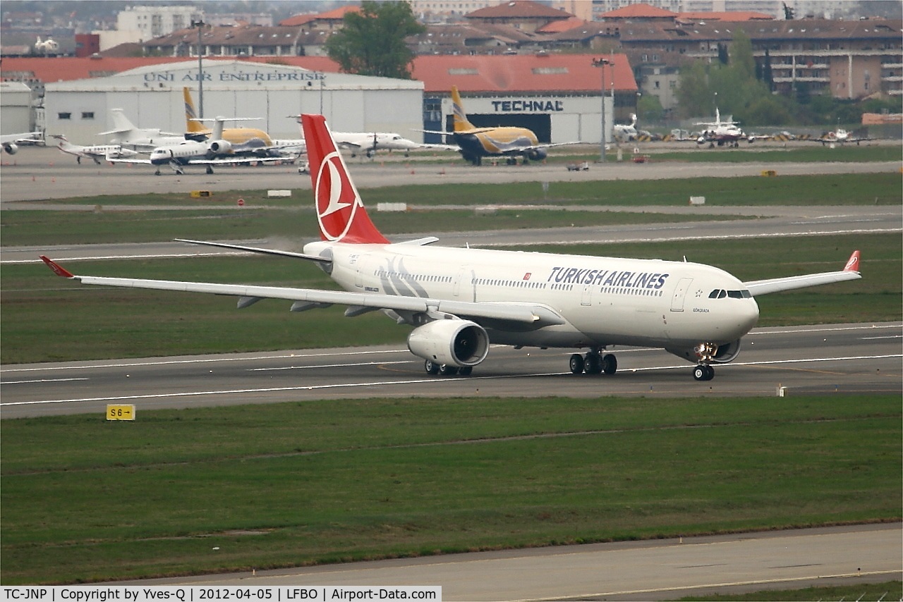TC-JNP, 2012 Airbus A330-343 C/N 1307, Airbus A330-34, Taxiing rwy 32L, Toulouse Blagnac Airport (LFBO-TLS)