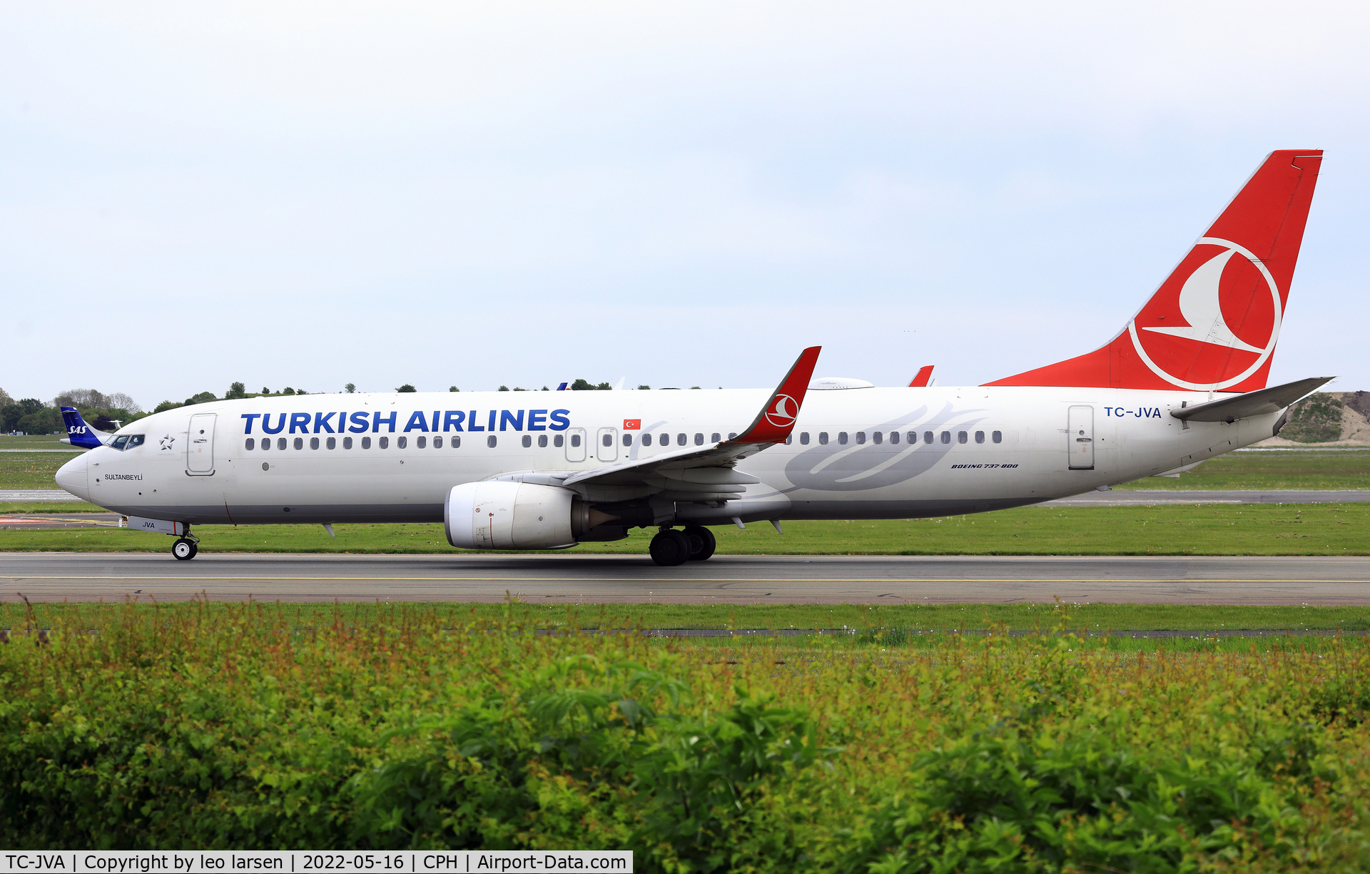 TC-JVA, 2014 Boeing 737-8F2 C/N 40988, Copenhagen 16.5.2022 on Taxiway 1