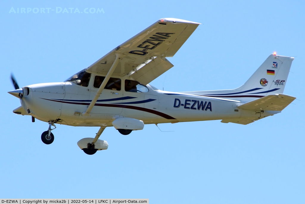 D-EZWA, Cessna 172S SP C/N 172S-9646, Landing