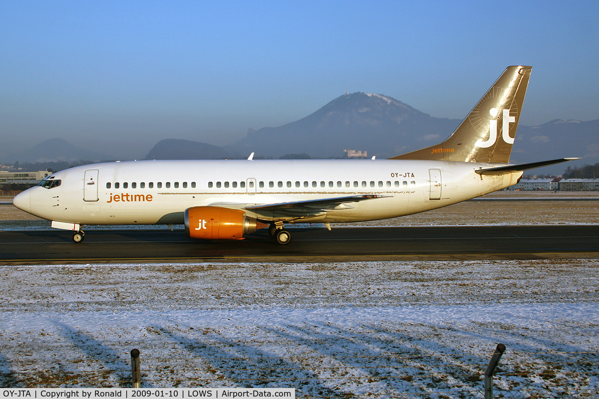 OY-JTA, 1987 Boeing 737-33A C/N 23631, at lows