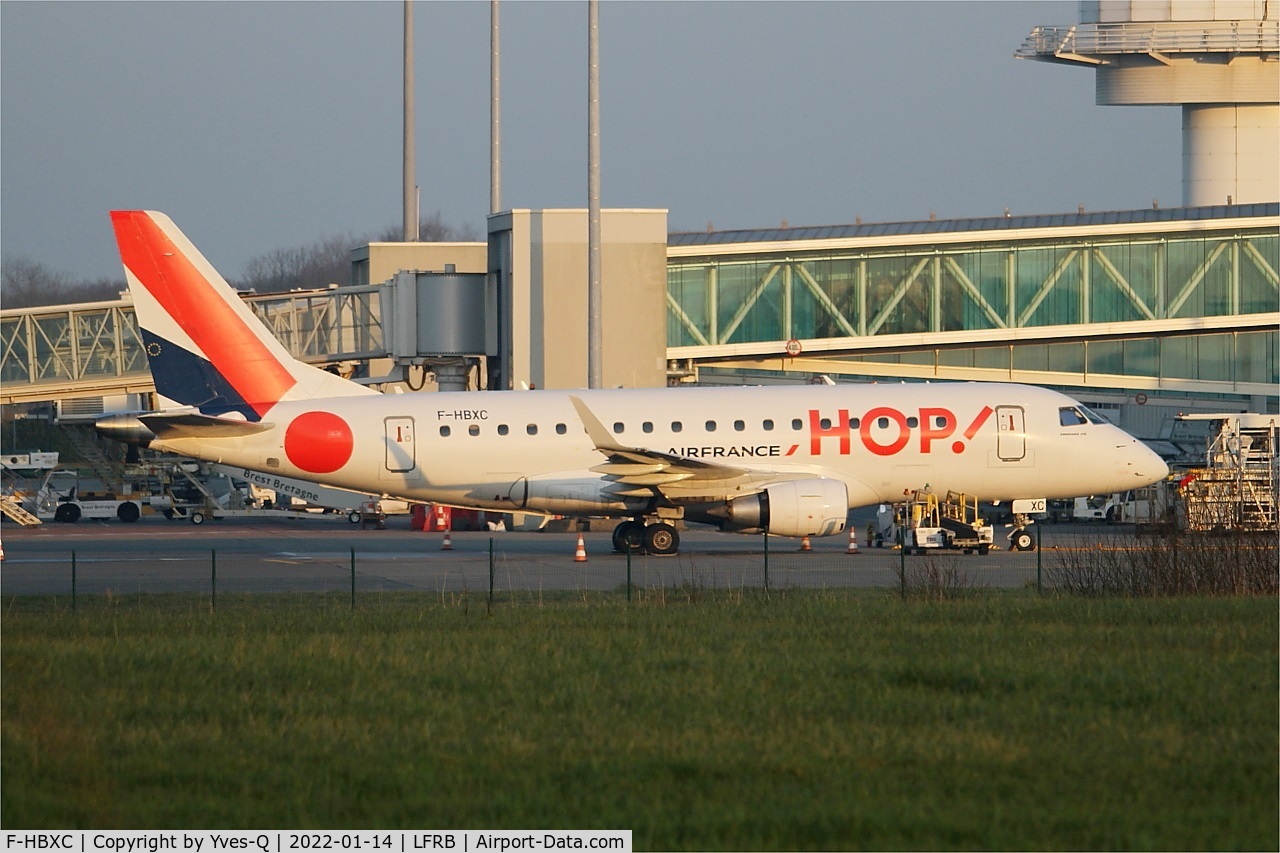 F-HBXC, 2008 Embraer 170ST (ERJ-170-100ST) C/N 17000263, Embraer 170ST, Boarding area, Brest-Bretagne airport (LFRB-BES)