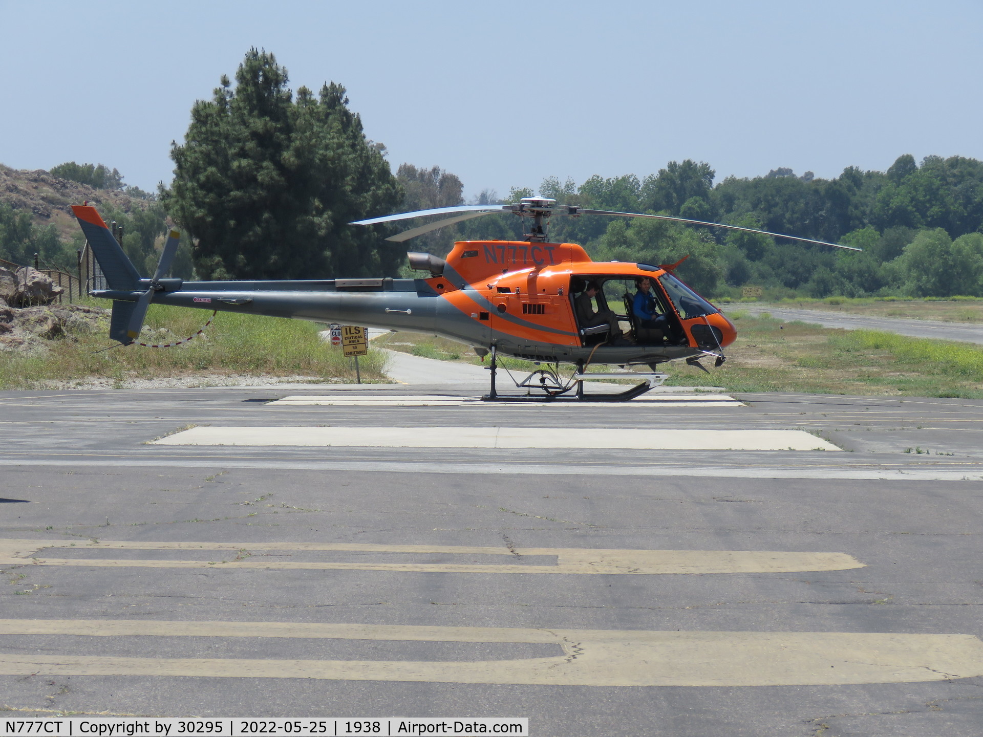 N777CT, 2001 Eurocopter AS-350B-3 Ecureuil Ecureuil C/N 3395, Different paint scheme