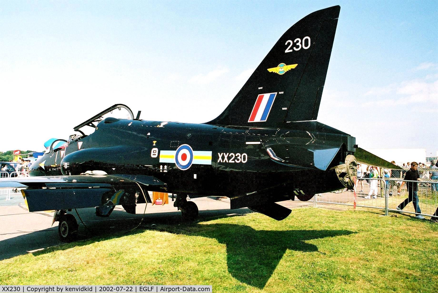 XX230, 1978 Hawker Siddeley Hawk T.1A C/N 066/312066, At Farnborough International 2002.