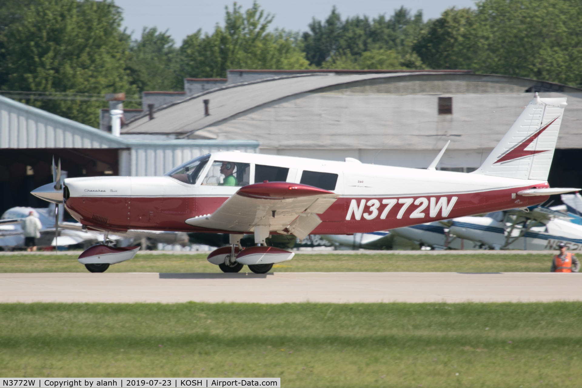N3772W, 1966 Piper PA-32-260 Cherokee Six Cherokee Six C/N 32-694, Arriving at AirVenture 2019