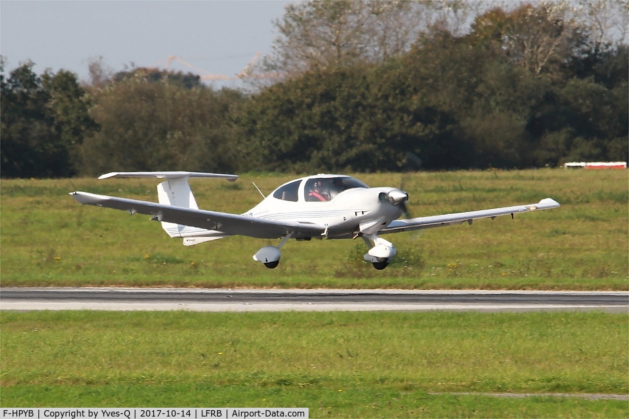 F-HPYB, 2012 Diamond DA-40 Diamond Star Diamond Star C/N DA-289, Diamond DA-40 Diamond Star, Take off rwy 07R, Brest-Bretagne airport (LFRB-BES)