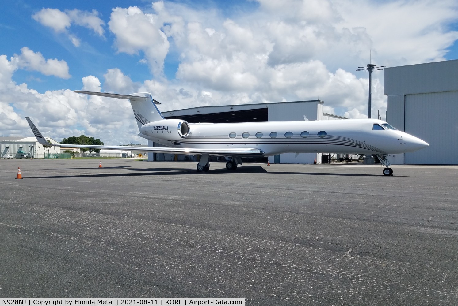 N928NJ, 2004 Gulfstream Aerospace GV-SP (G550) C/N 5013, Gulfstream 550