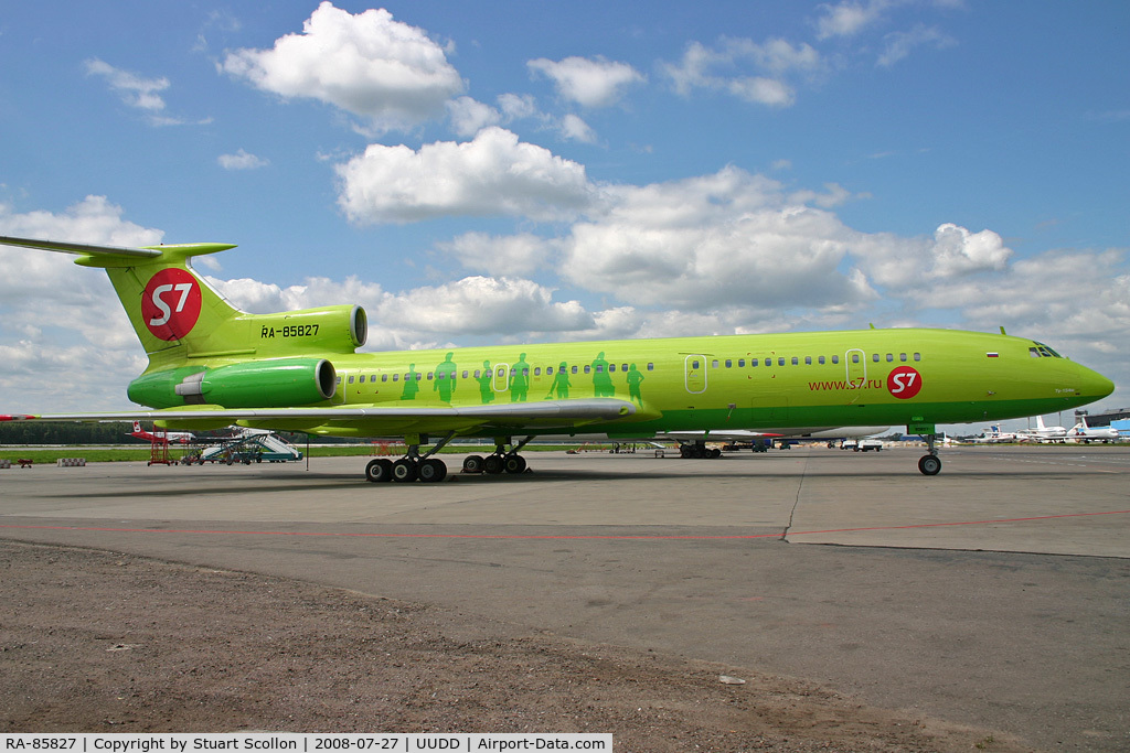RA-85827, Tupolev Tu-154M C/N 86A745, S7 DME