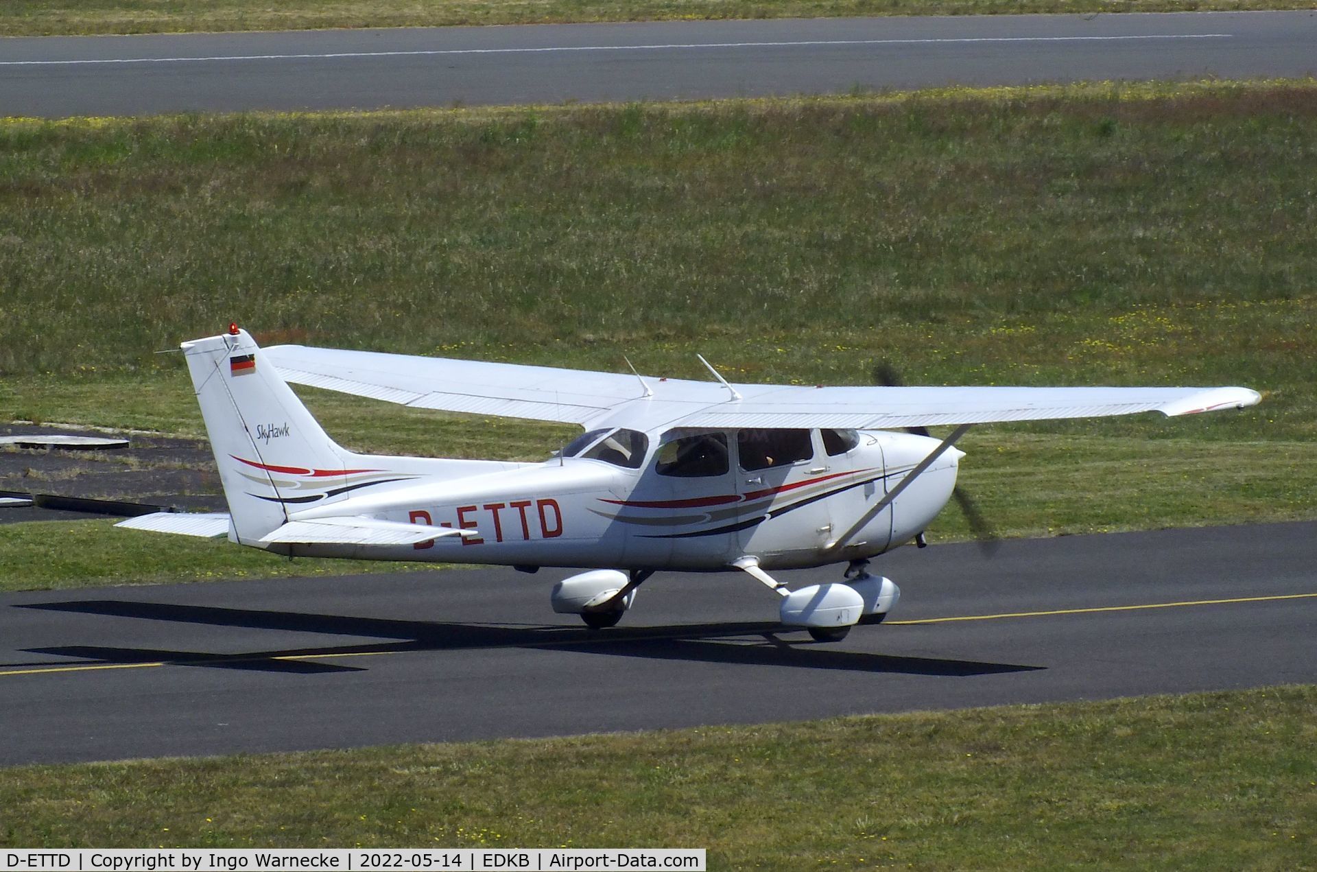 D-ETTD, 2004 Cessna 172R Skyhawk C/N 172-81218, Cessna 172R Skyhawk at Bonn-Hangelar airfield '2205-06