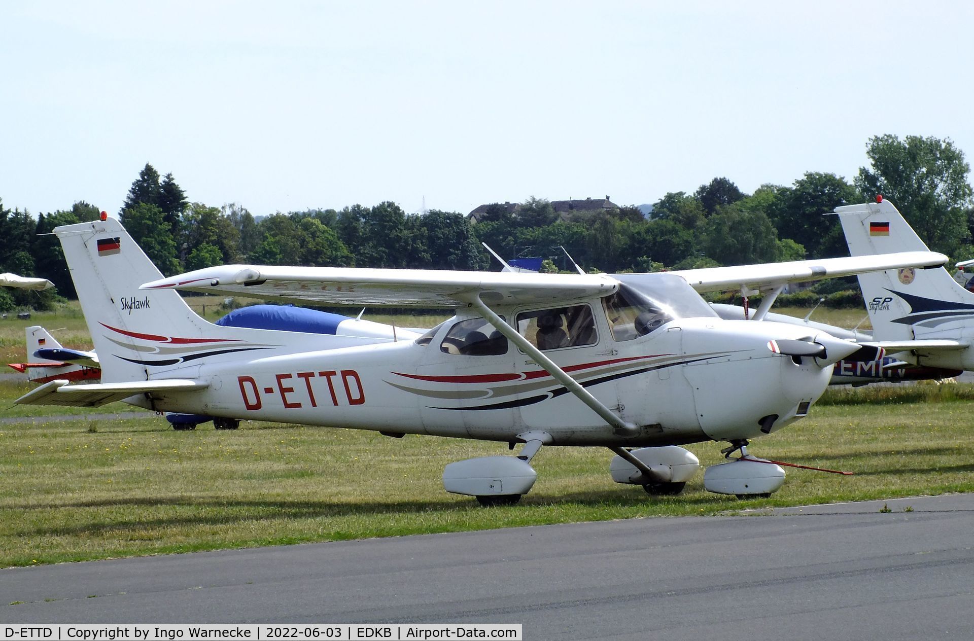 D-ETTD, 2004 Cessna 172R Skyhawk C/N 172-81218, Cessna 172R Skyhawk at Bonn-Hangelar airfield '2205-06