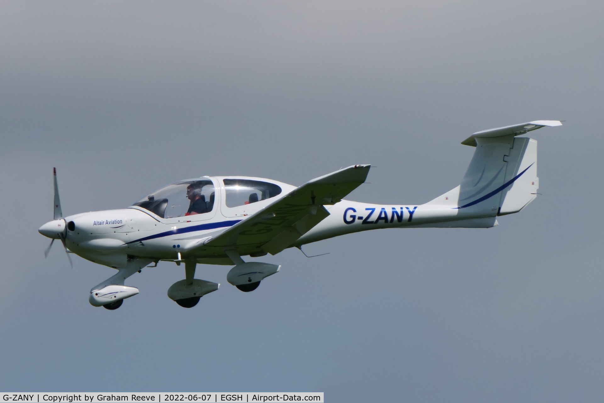 G-ZANY, 2003 Diamond DA-40D Diamond Star C/N D4.040, Landing at Norwich.