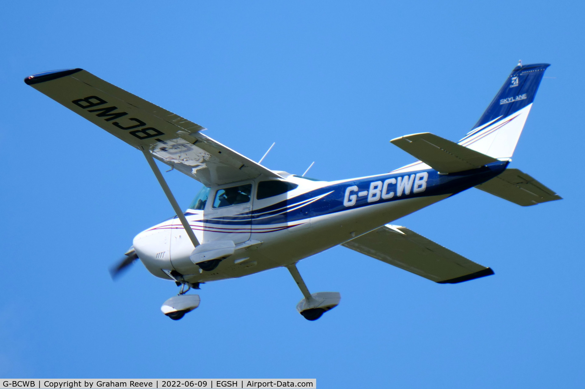 G-BCWB, 1975 Cessna 182P Skylane C/N 182-63566, Landing at Norwich.