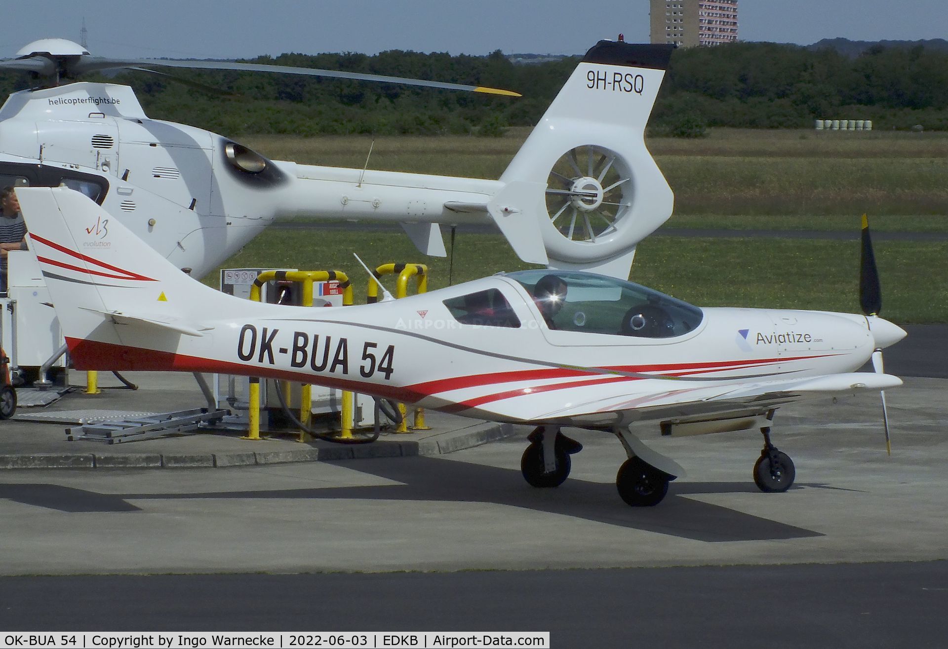 OK-BUA 54, Aveko VL-3 Evolution C/N not found_OK-BUA 54, Aveko / JMB VL-3 Evolution at Bonn-Hangelar airfield '2205-06