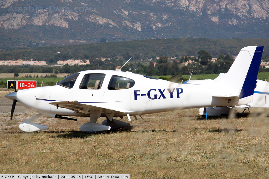 F-GXYP, 2005 Cirrus SR20 C/N 1489, Parked