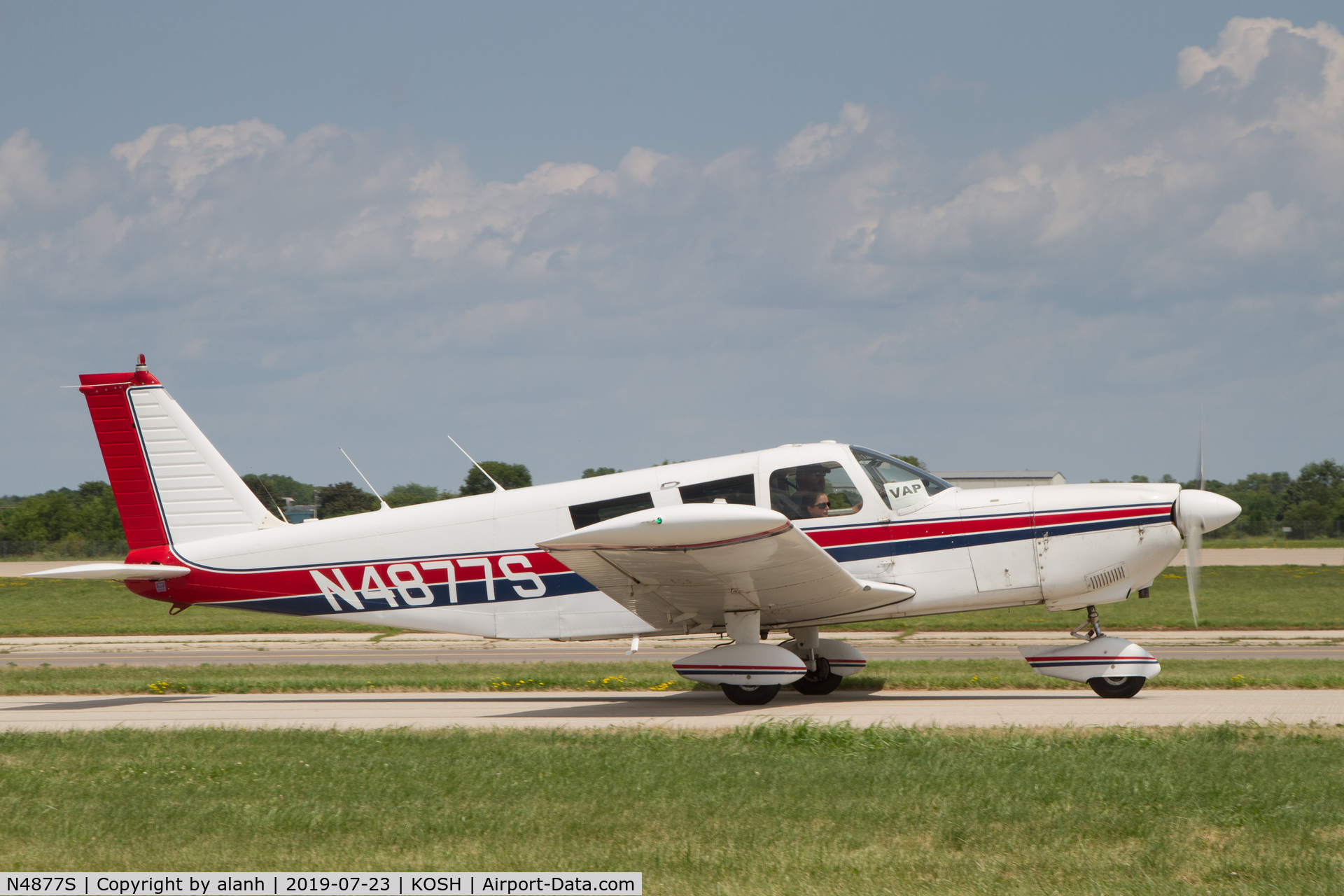 N4877S, 1970 Piper PA-32-260 Cherokee Six C/N 32-7100001, At AirVenture 2019