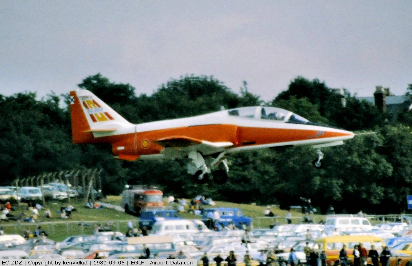 EC-ZDZ, 1977 CASA C-101 Aviojet C/N XE.25-01, At Farnborough International 1980.