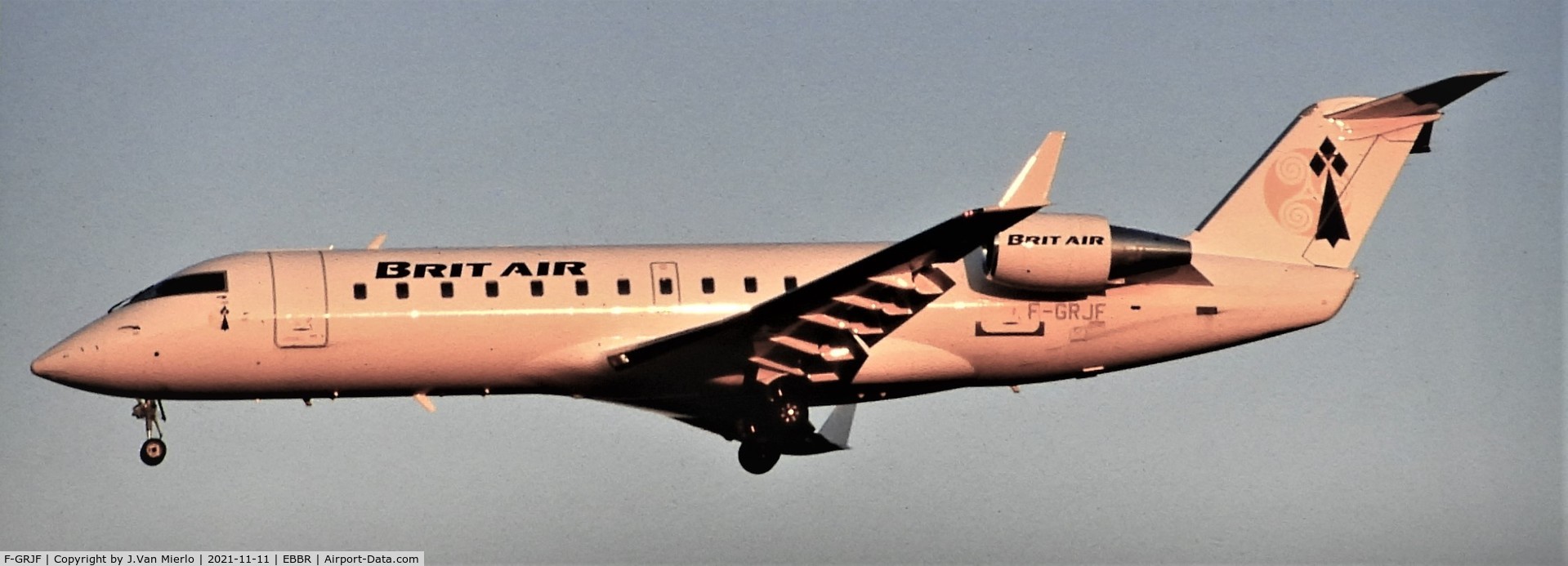 F-GRJF, Canadair CRJ-100ER (CL-600-2B19) C/N 7108, Slide scan