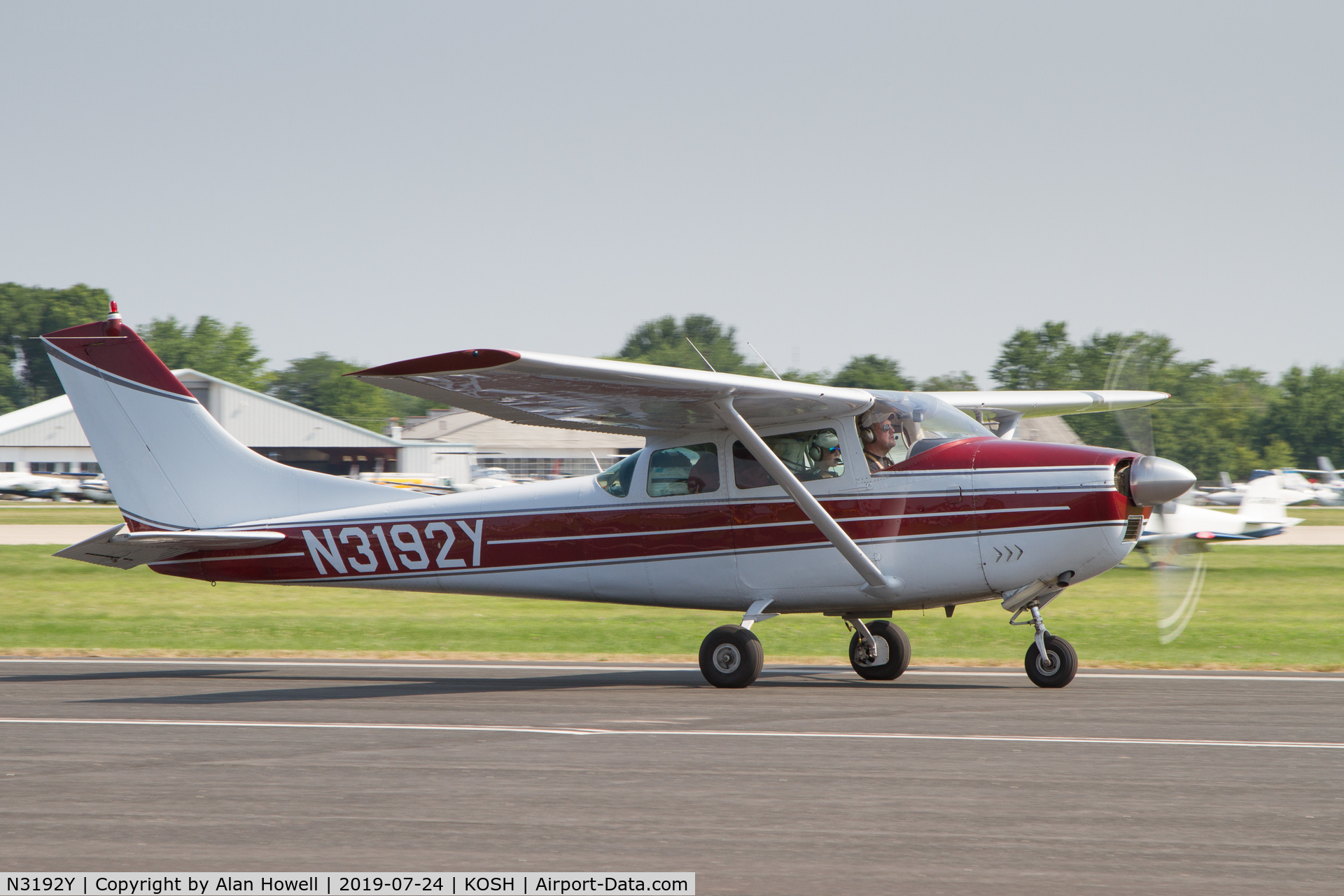 N3192Y, 1962 Cessna 182E Skylane C/N 18254192, At AirVenture 2019