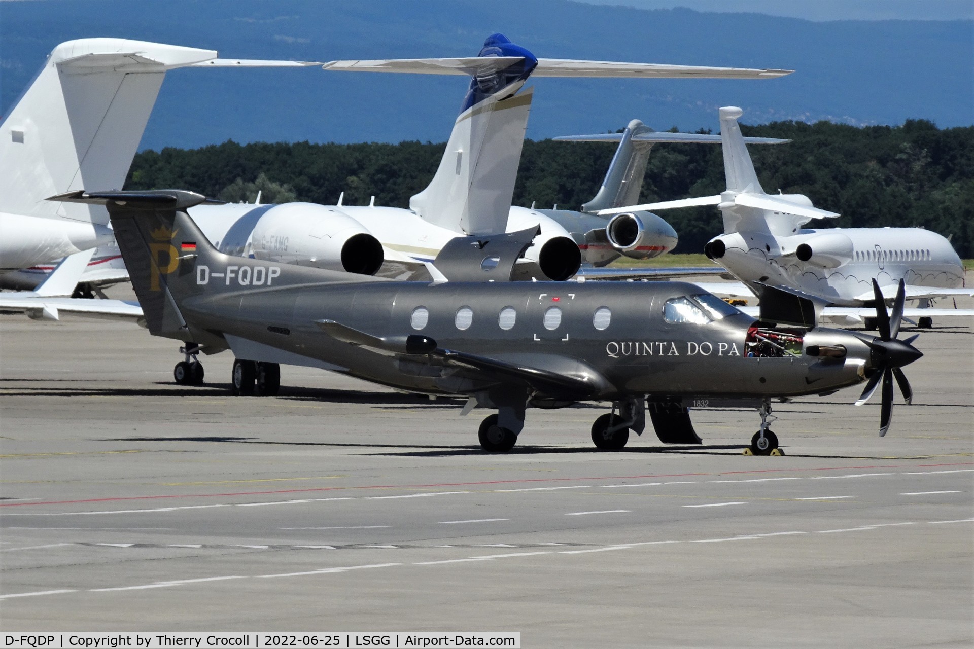 D-FQDP, 2018 Pilatus PC-12/47E C/N 1832, Cooling down the engine on a hot day at Geneva Airport