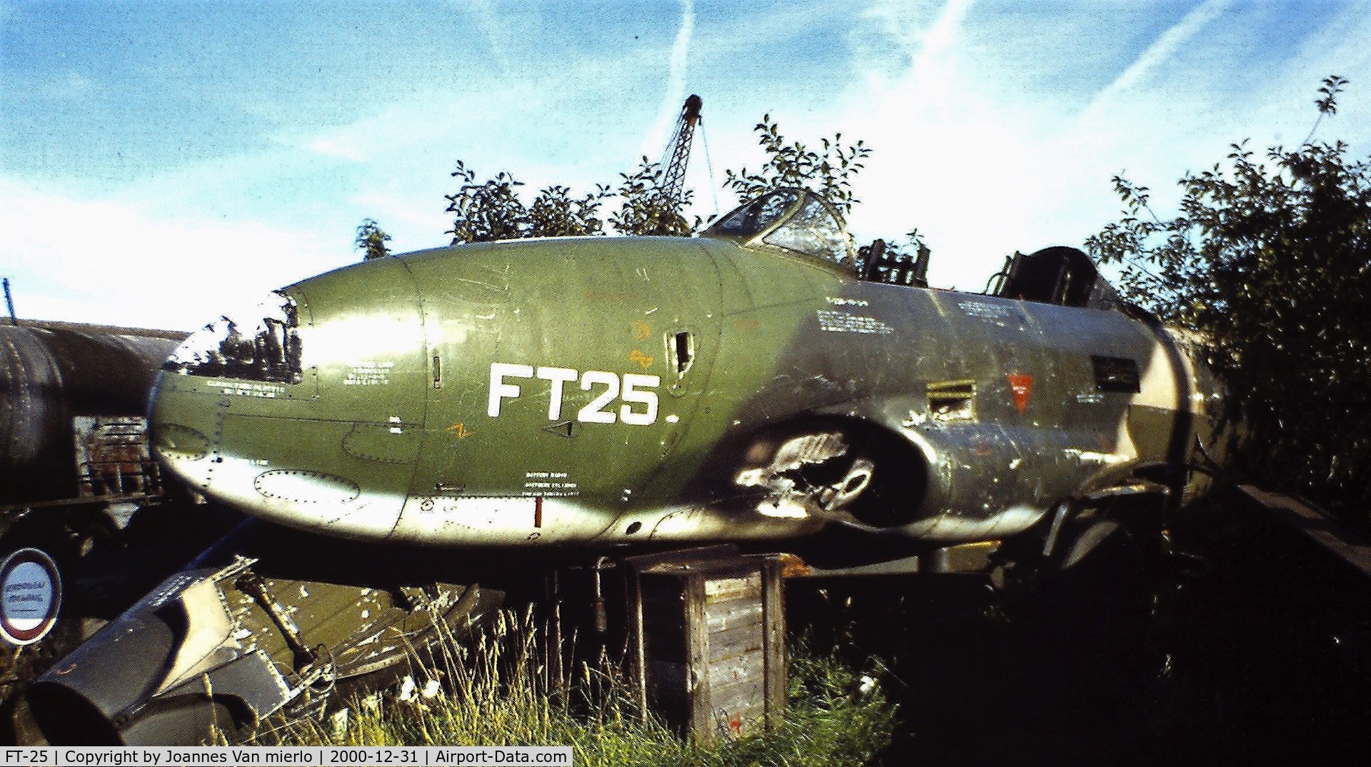 FT-25, 1953 Lockheed T-33A-1-LO Shooting Star C/N 580-9063, Scrapyard Kalken '80s slide scan